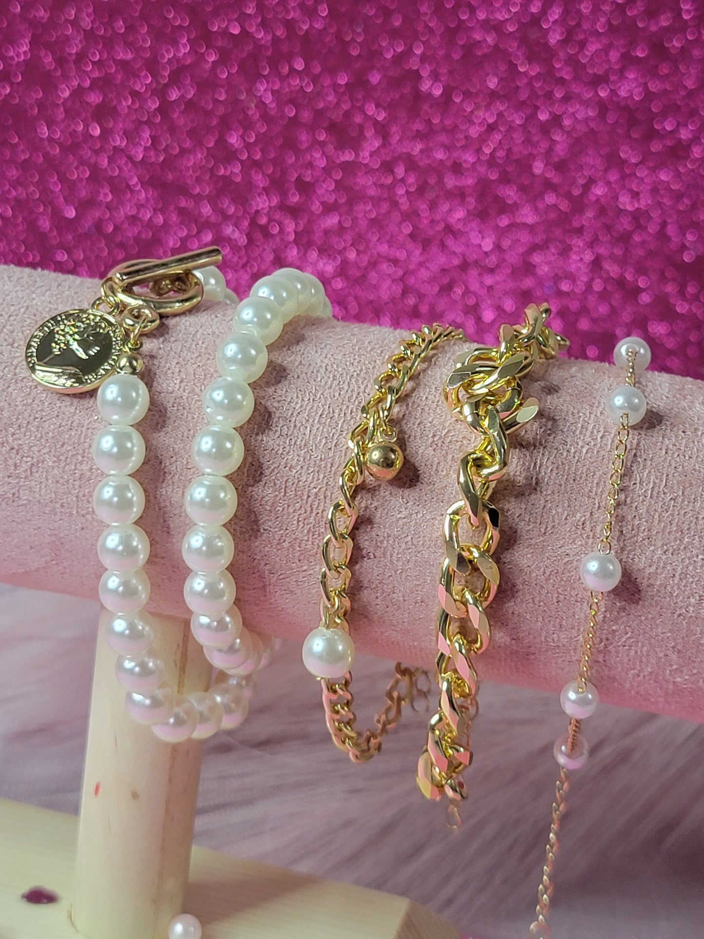 Five pair pearl bracelet