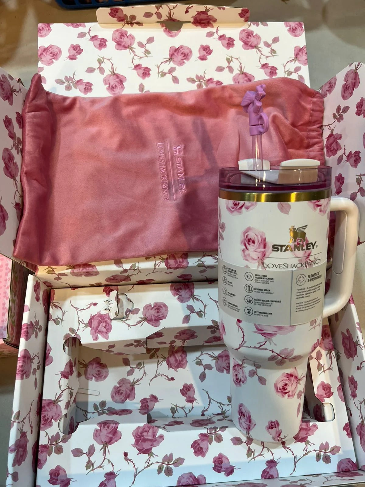 New stainless steel travel mug with handle, lid and straw, large capacity 1.8L Stanley