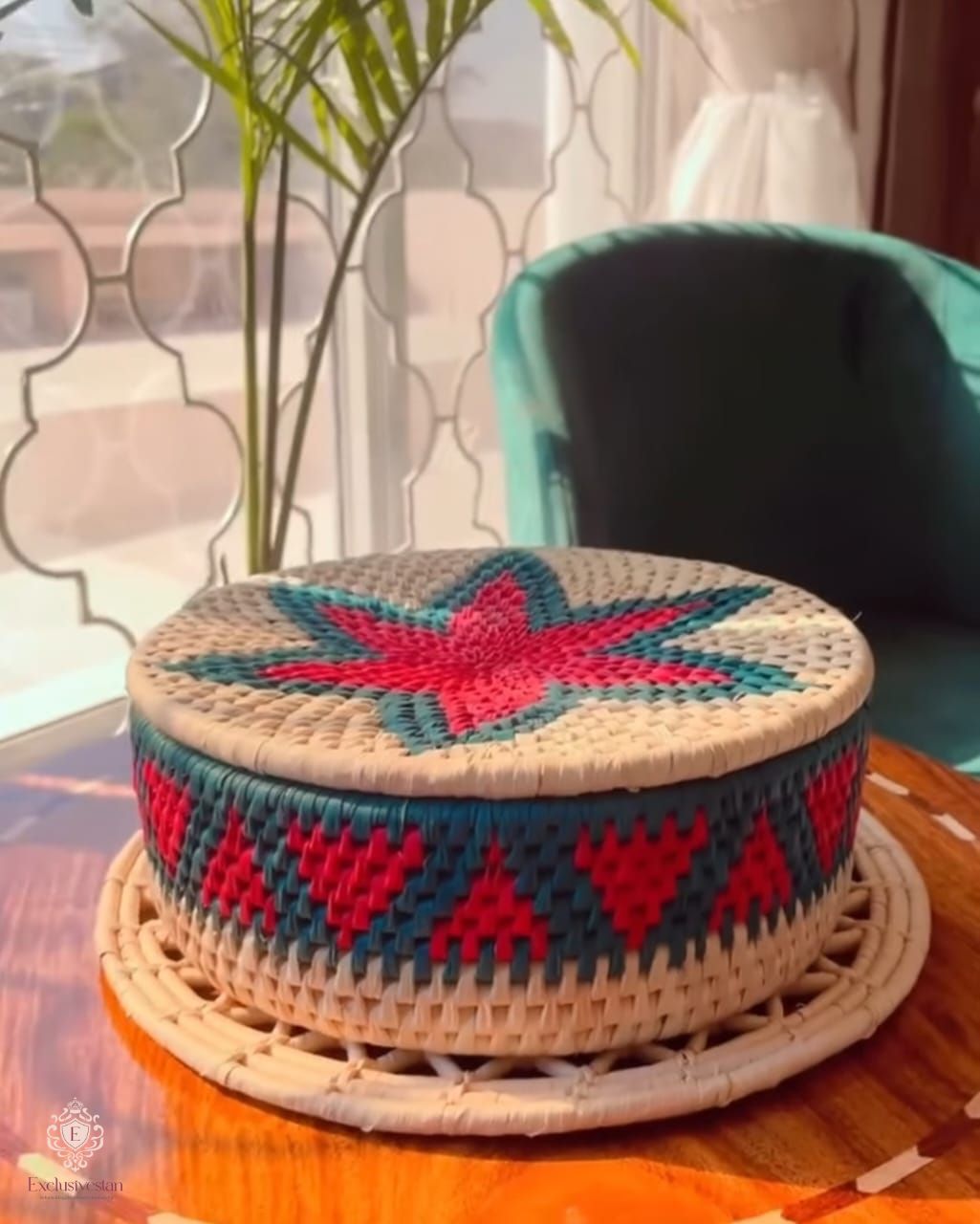 Blossom Star Handwoven Date Palm Leaf Hotpot