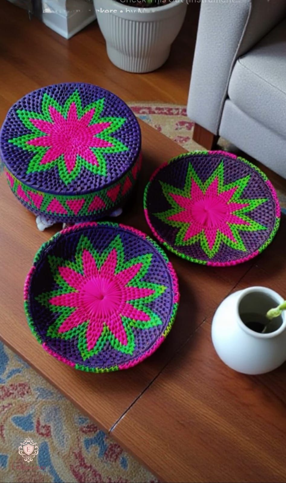 Royal Bloom Handwoven Date Palm Leaf Hotpot With 2 Changairs